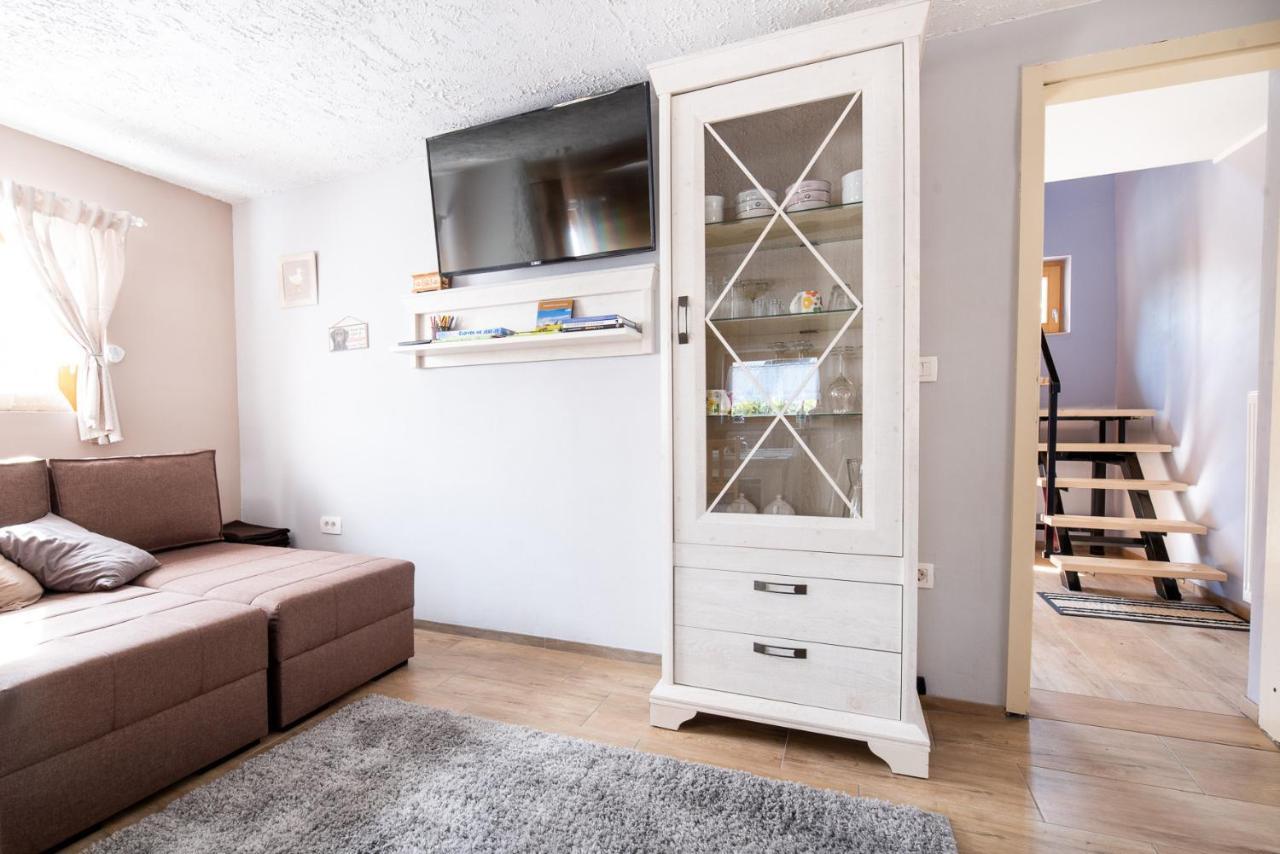 Guest House Pr' Cut Zirovnica Exteriér fotografie