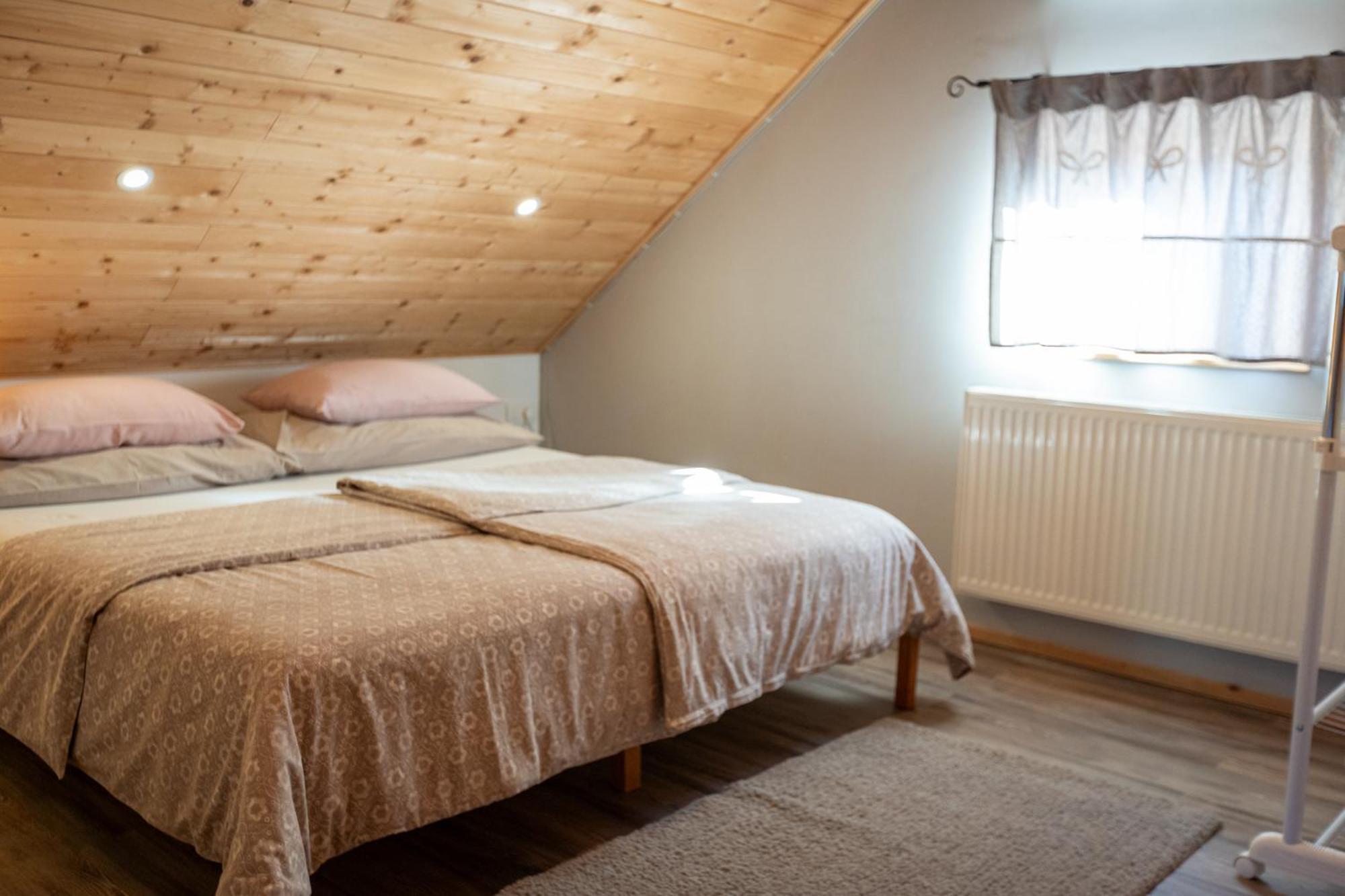 Guest House Pr' Cut Zirovnica Exteriér fotografie