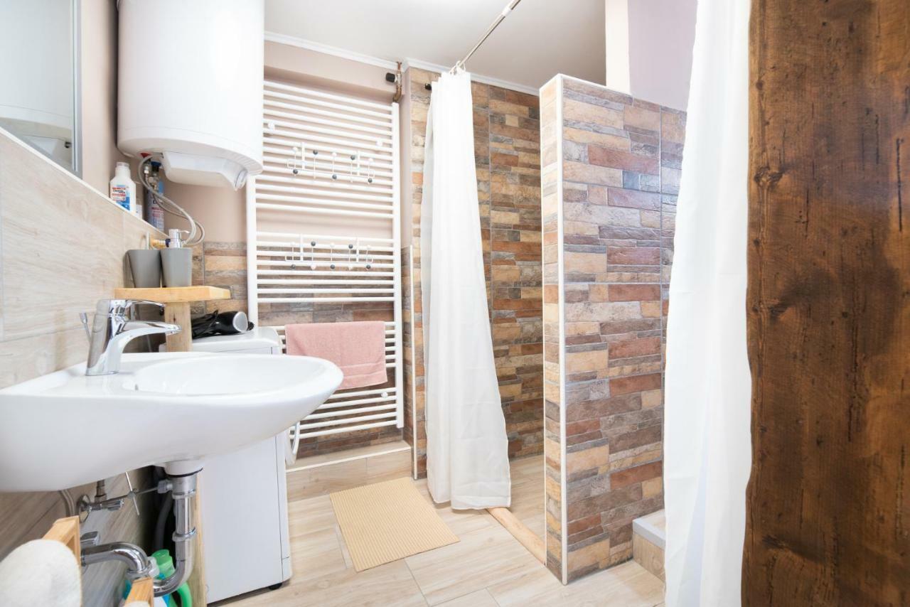Guest House Pr' Cut Zirovnica Exteriér fotografie